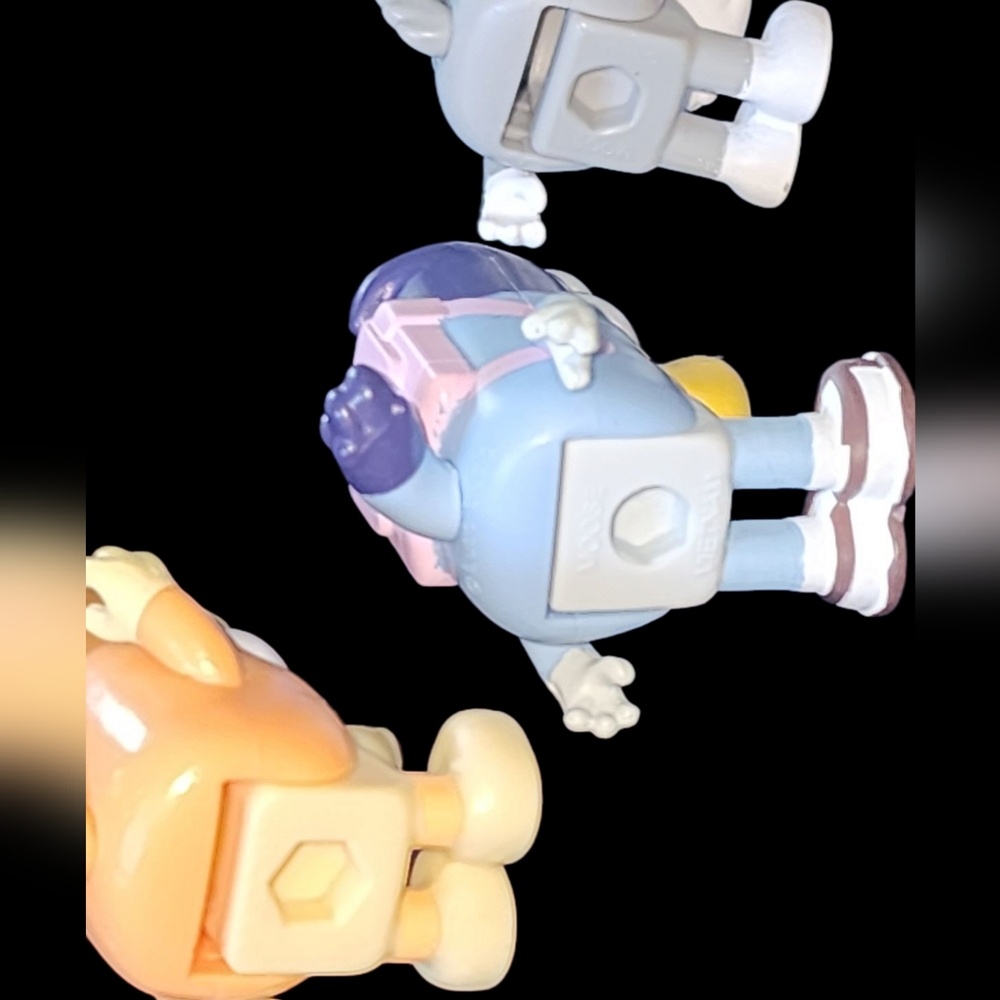 10 Authentic Bluey And Friends Action Figures - Picture 13 of 14
